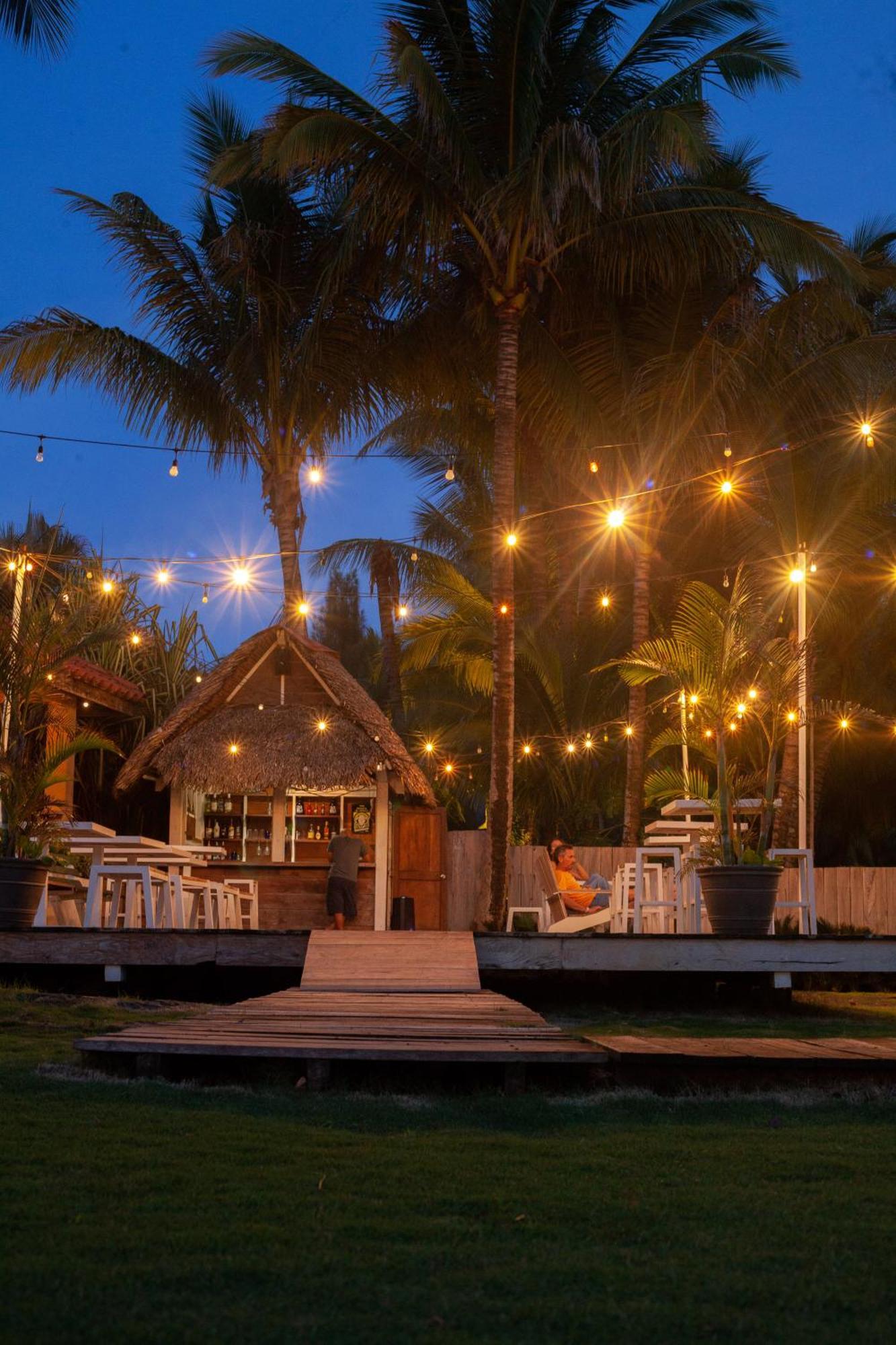 Hotel Playa Cambutal Exterior photo